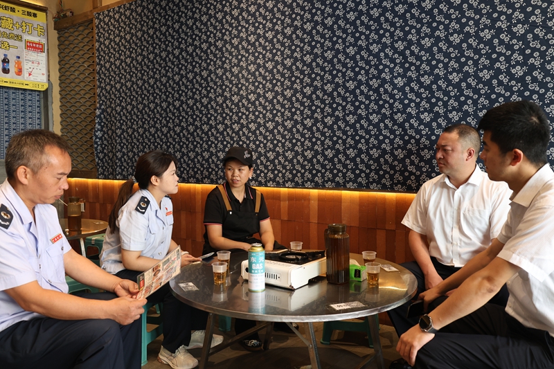 獨山：稅潤“老字號” 老蝦酸飄出“新香味”。