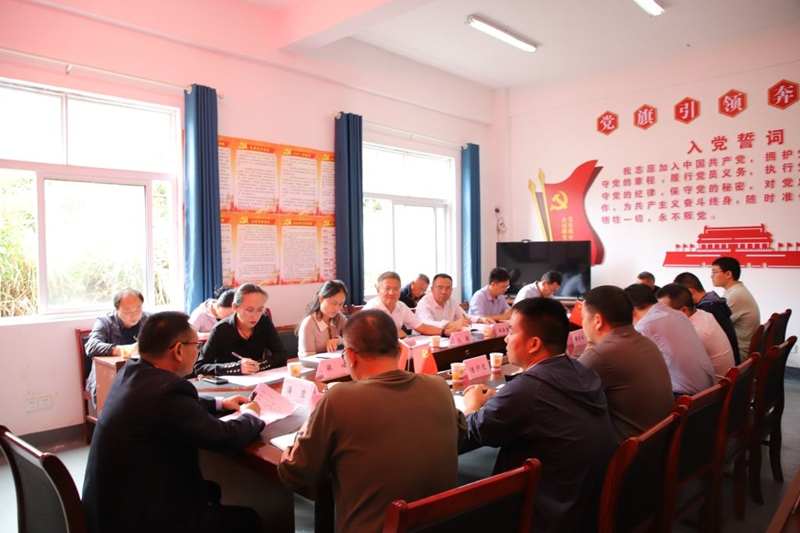 扎實推進駐村幫扶工作，深化校地合作共促發展。