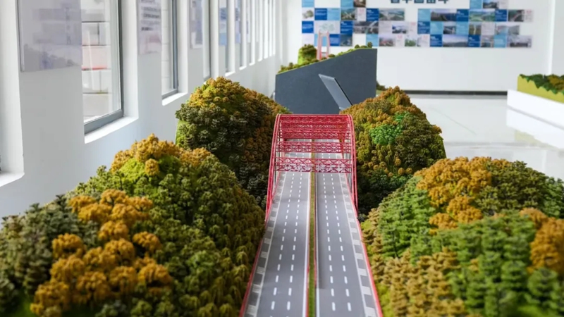 貴州理工學院“山區橋梁教育教學基地”啟用。