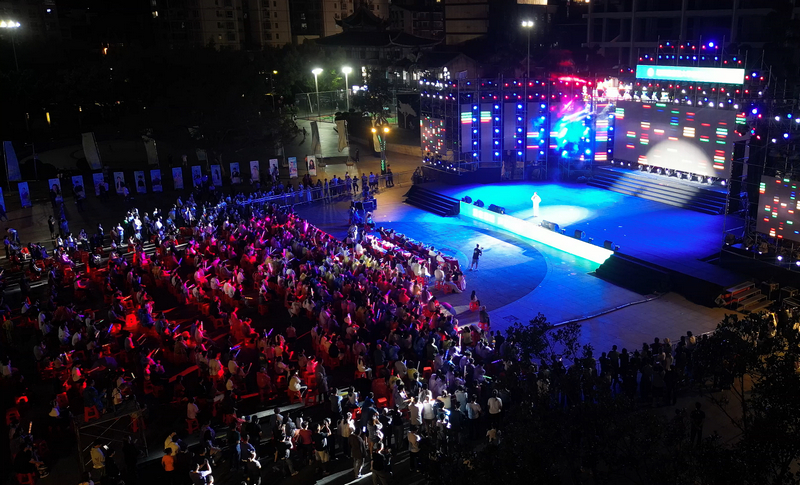 比賽現場氣氛熱烈。