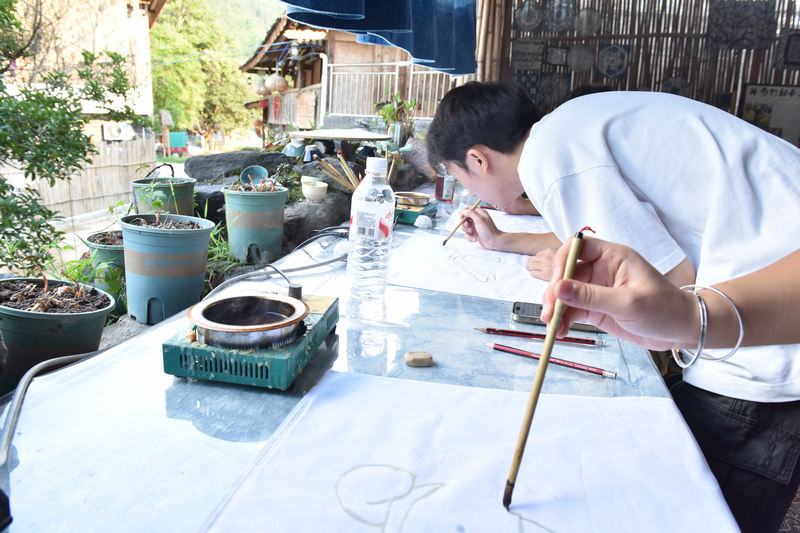 體驗手工蠟染。