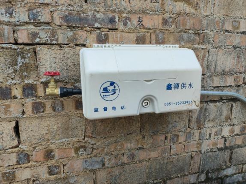 紫云自治縣大營鎮芭茅村自來水安裝中