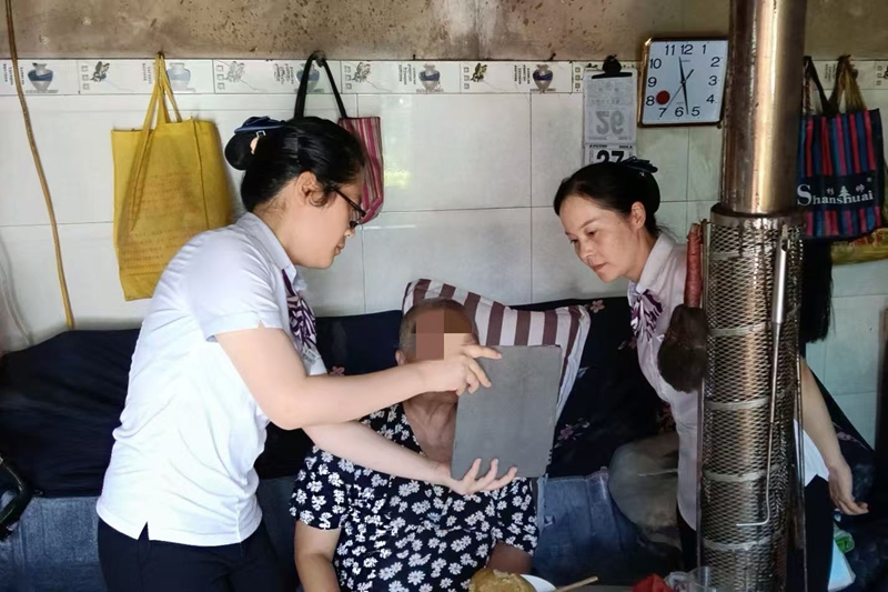 上門服務。貴定農商銀行供圖