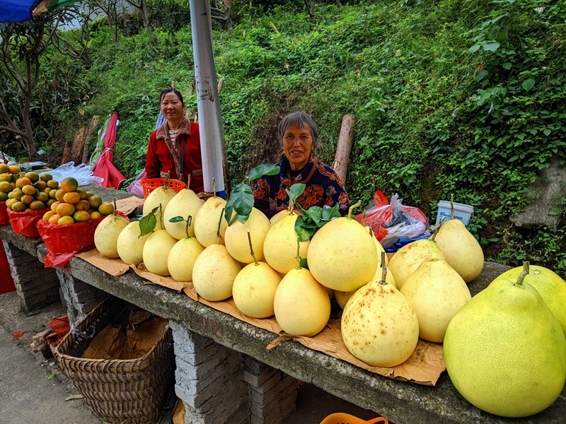圖為:路邊擺攤售賣