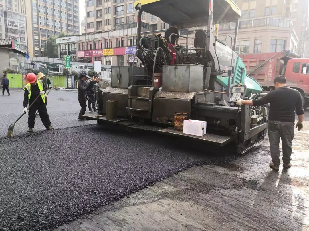 圖為:建設停車場