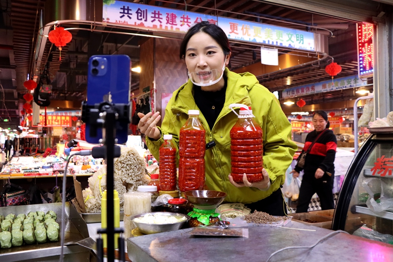 獨山“村播”打通農貨出村“最后一公里” 。