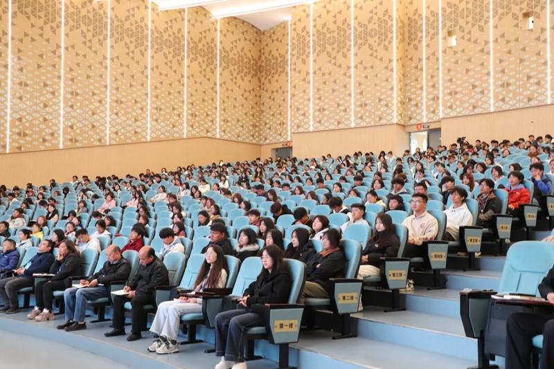 授課現場。楊婷攝