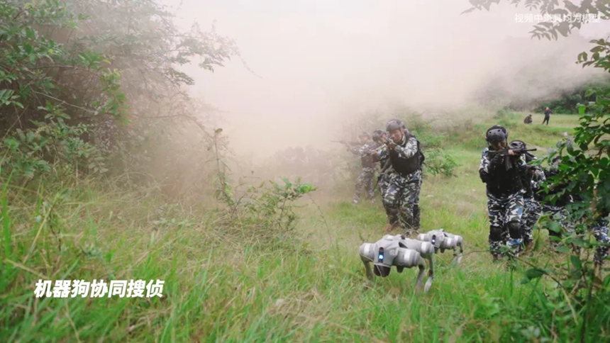 貴工商軍訓上演“十八般武藝”。