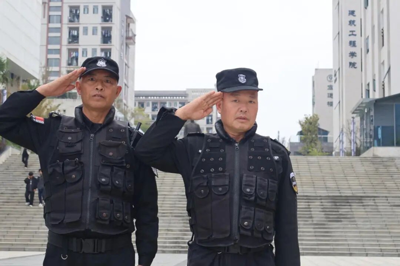 重陽暖校園：貴州交職大用鏡頭為“校園守護者”定格幸福瞬間。