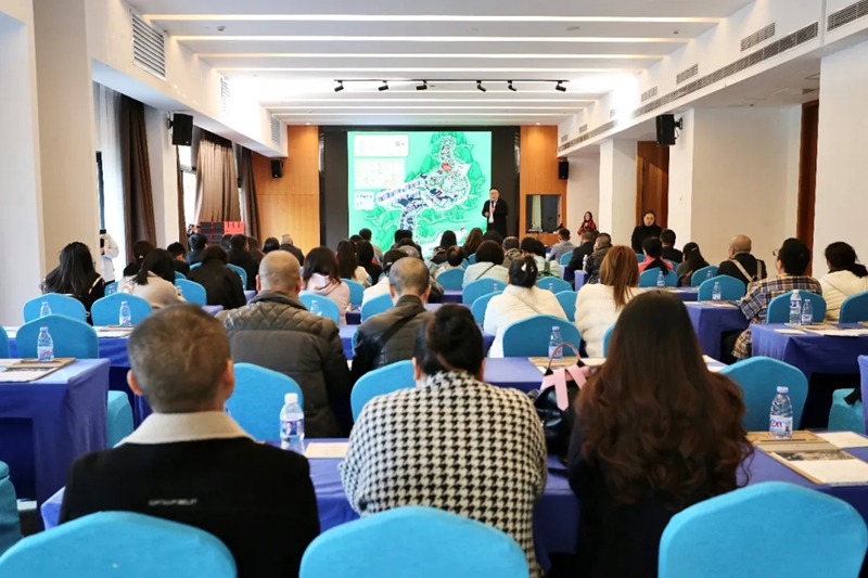 推薦會現場。