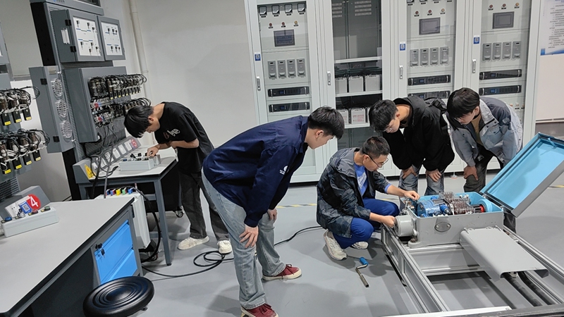 5 王清揚組織從江職校學生開展技能大賽訓練