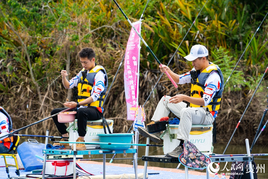 選手穩坐釣臺。人民網 陽茜攝