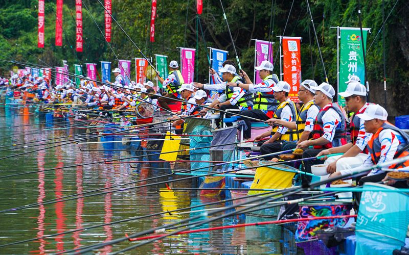 百竿齊發玉湖畔 暖冬競釣展風情