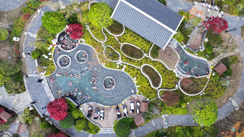 百里杜鵑萬豪萬楓酒店溫泉。