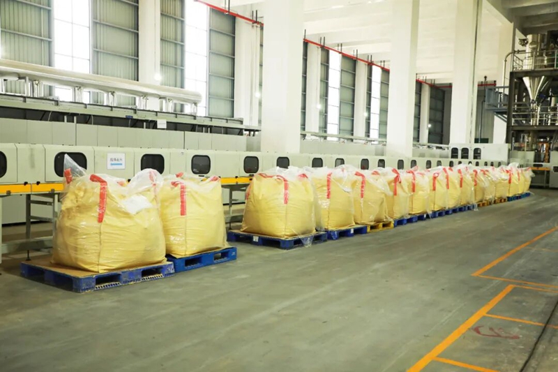 圖為：磷酸鐵鋰產品