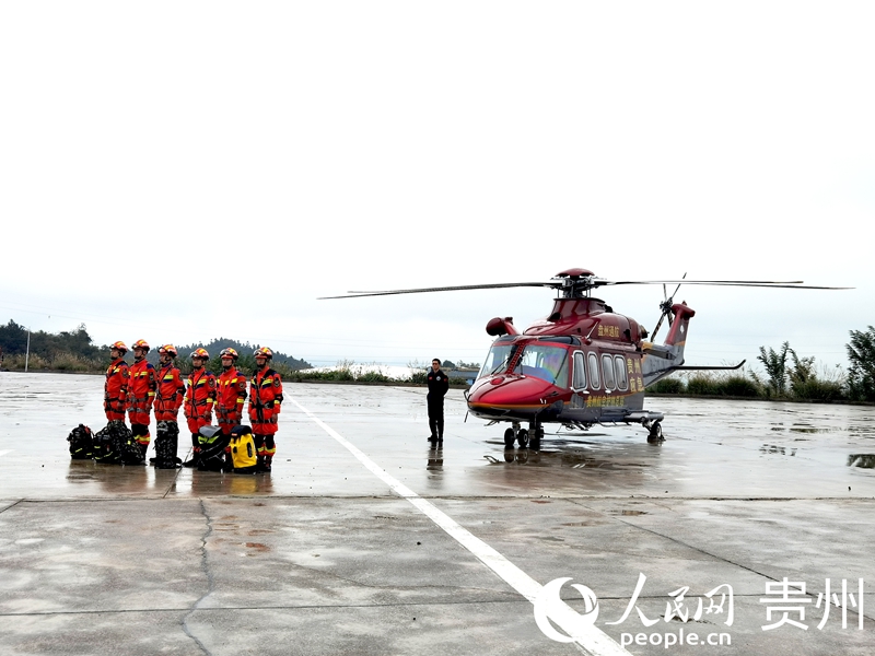 空勤救援力量展示。人民網記者 王秀芳攝