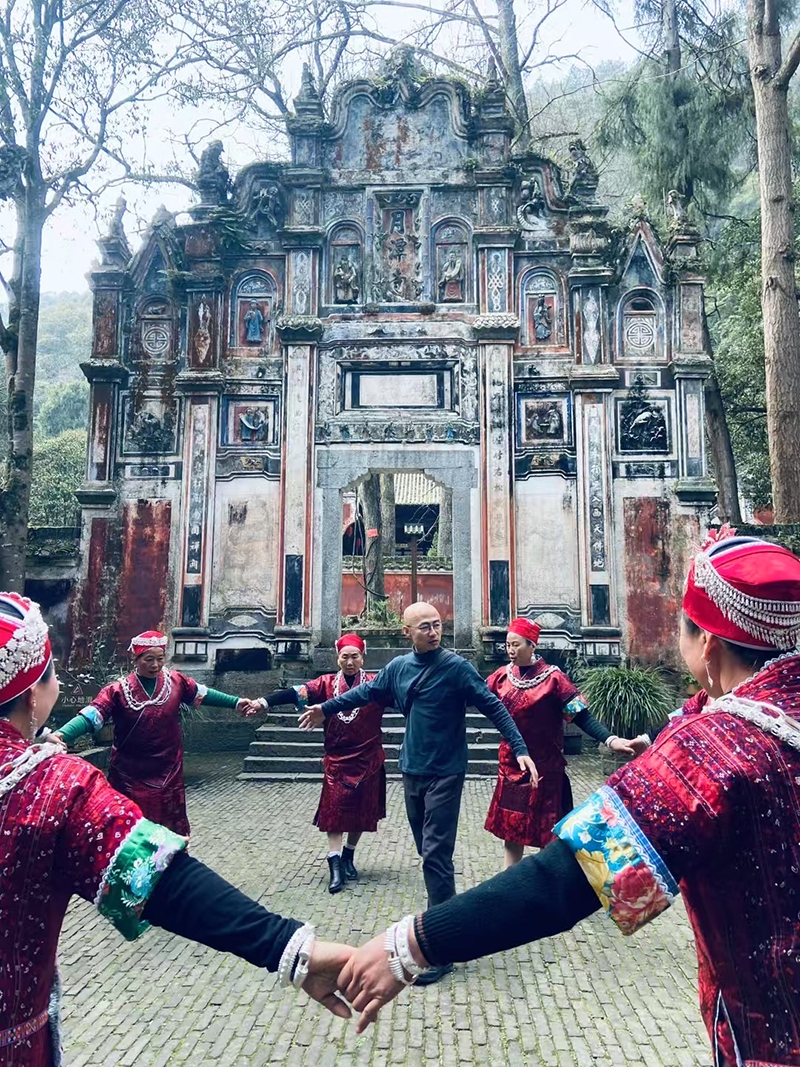 黃平拍攝現場。多彩貴州影視文化產業有限公司供圖