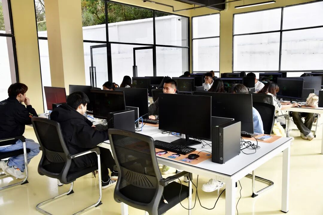 小蘭山數據標注基地內部環境。