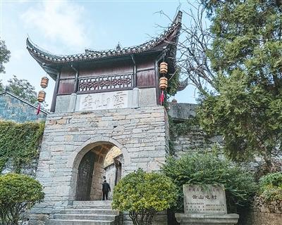 云峰屯堡景區中的云山屯村寨。楊 爽攝