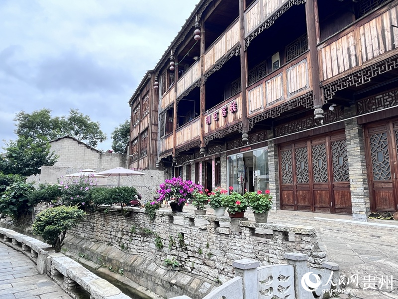 屯堡村寨風貌。人民網 陳潔泉攝