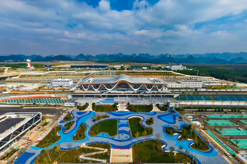 航拍興義南站。龍建睿攝