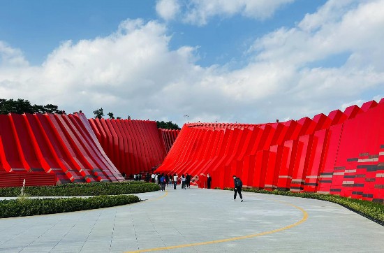 “紅飄帶”外景。 何宇澈攝