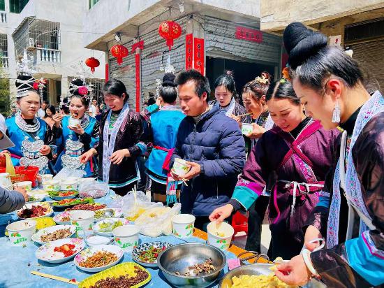 龍額鎮以“油茶”為墨 描繪鄉村“幸福色”。